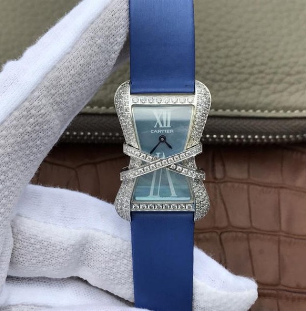 How to buy a High Jewelry replica watch in Christmas Island?