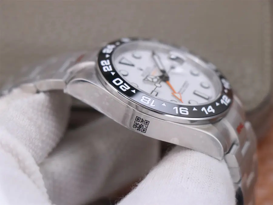 Explorer 2 GMT 216570-77210