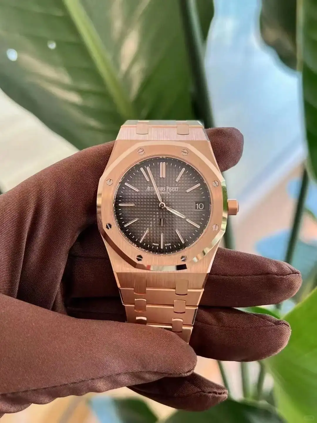 Audemars Piguet Royal Oak Quartz Brown 67650OR.OO.1261OR.01 - gallery