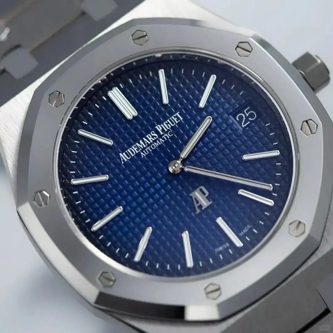 Audemars Piguet Royal Oak Jumbo Extra-Thin Blue 15202IP.OO.1240IP.01 - gallery