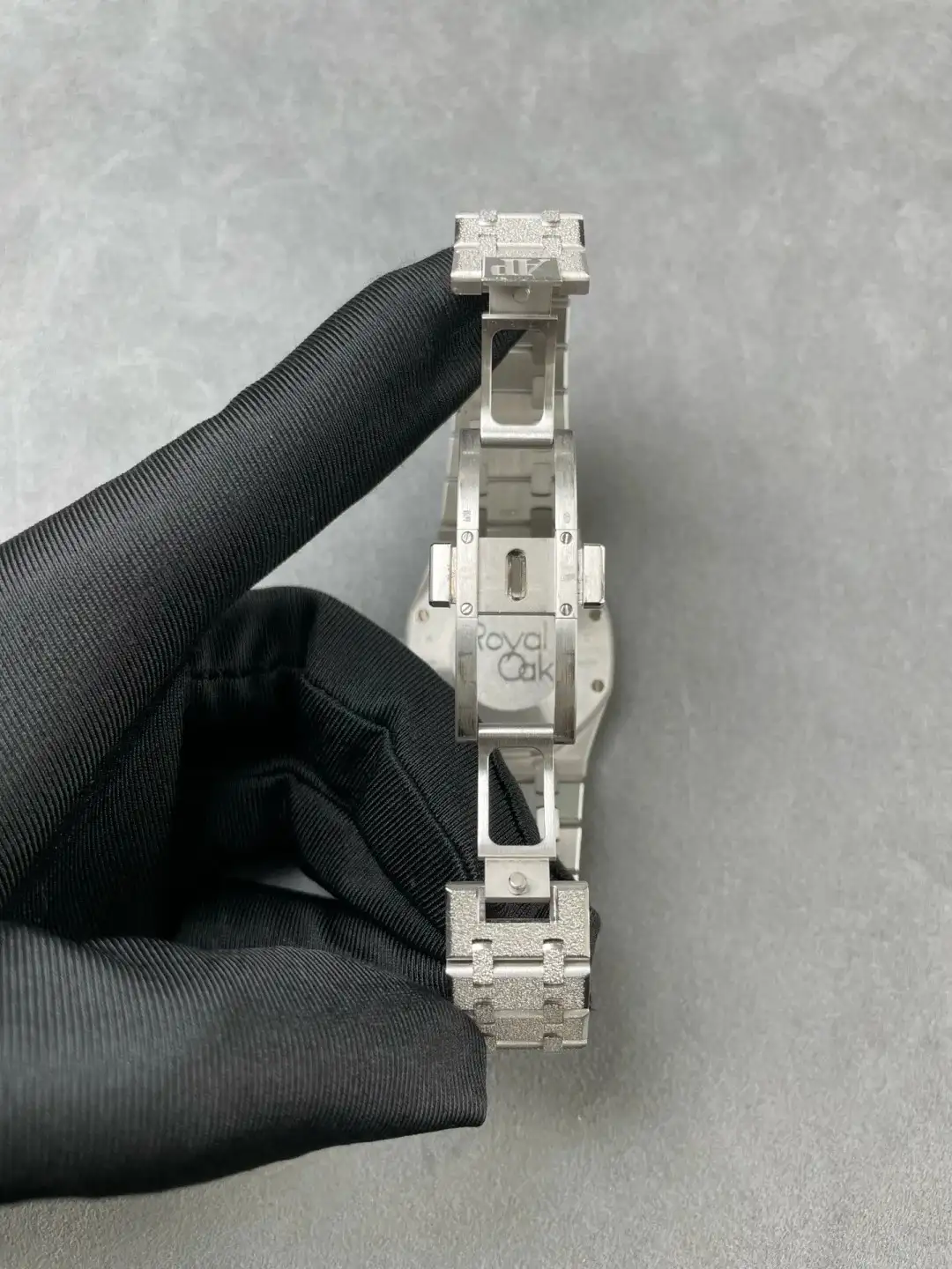 Audemars Piguet Royal Oak Frosted Gold Quartz Black 67653BC.GG.1263BC.02 - gallery
