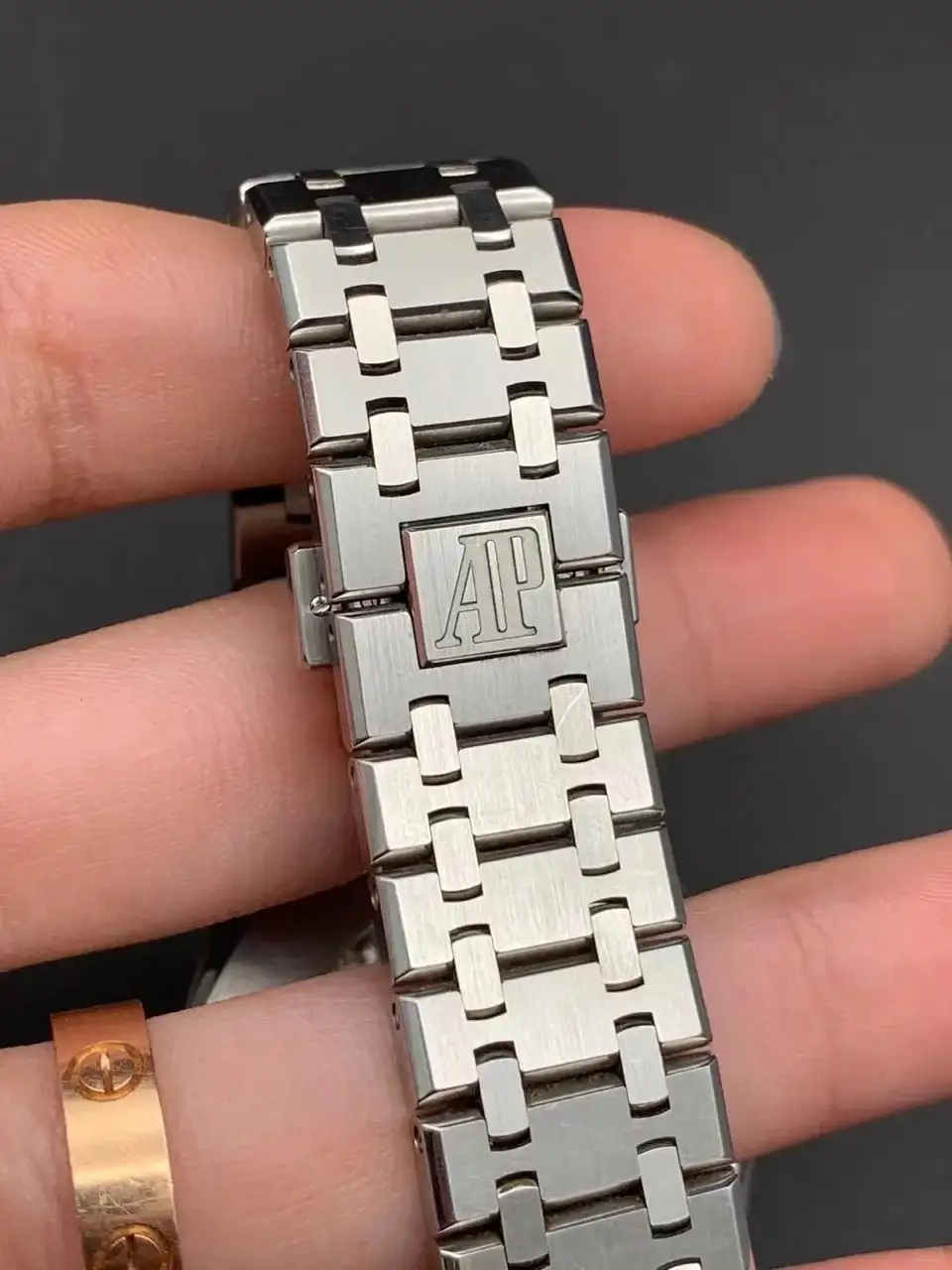 Audemars Piguet Royal Oak Selfwinding Silver 15400ST.OO.1220ST.02 - gallery