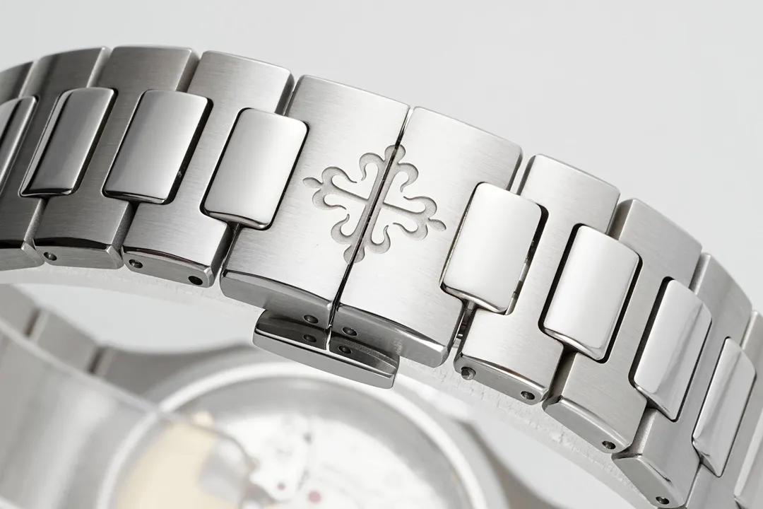 Patek Philippe Blue Nautilus Ladies Watch - view 9