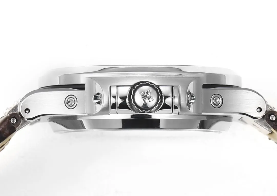 Patek Philippe Green Nautilus Watch - view 7
