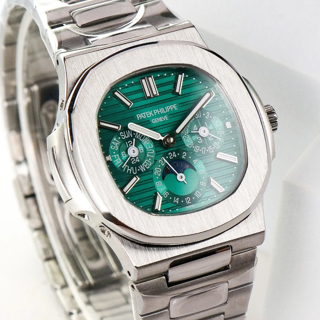 Patek Philippe Nautilus Green Perpetual Calendar - view 3