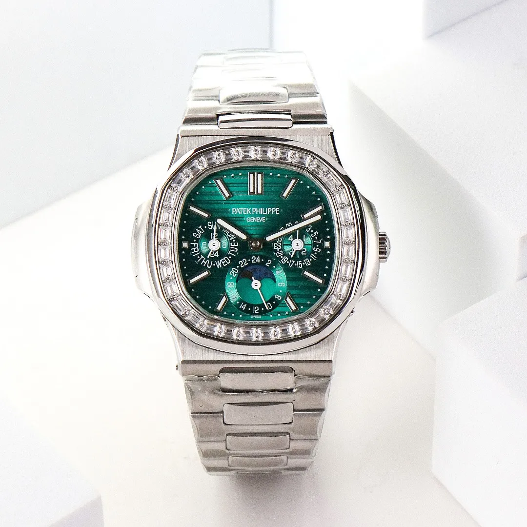 Patek Philippe Nautilus Green Perpetual Calendar - view 5