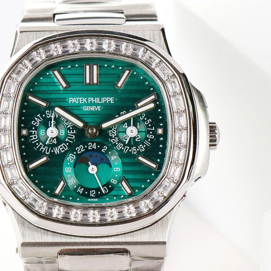 Patek Philippe Nautilus Green Perpetual Calendar - view 7