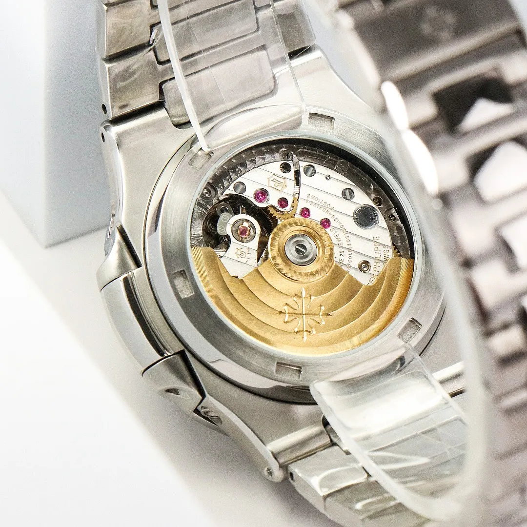 Patek Philippe Nautilus Green Perpetual Calendar - view 10