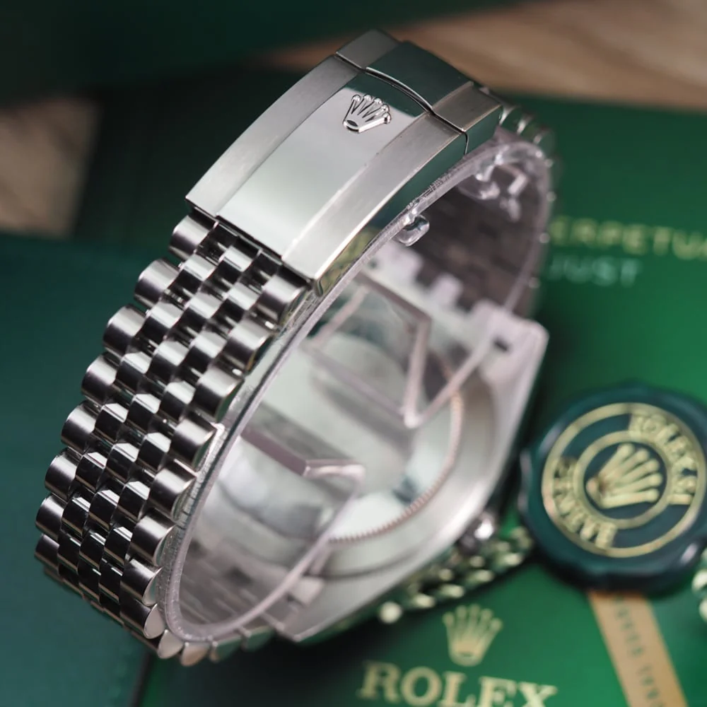Rolex Datejust 41mm Blue Dial 126334 Jubilee - view 8