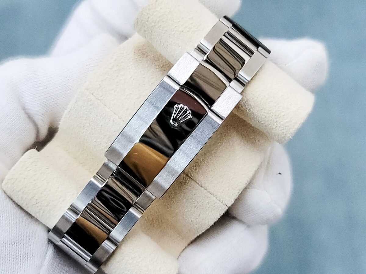 Superclone Rolex Datejust 41mm Rhodium Dial 126300 Wimbledon Oyster - view 5