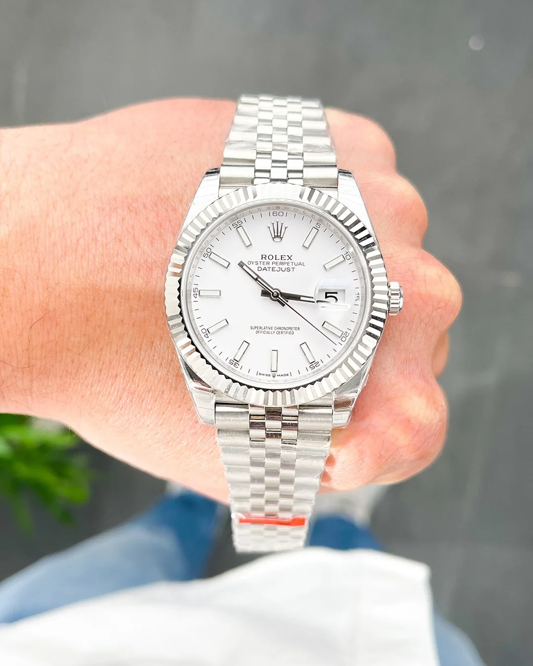 Rolex Datejust 41mm White Dial 126334 Jubilee Flutted - view 5