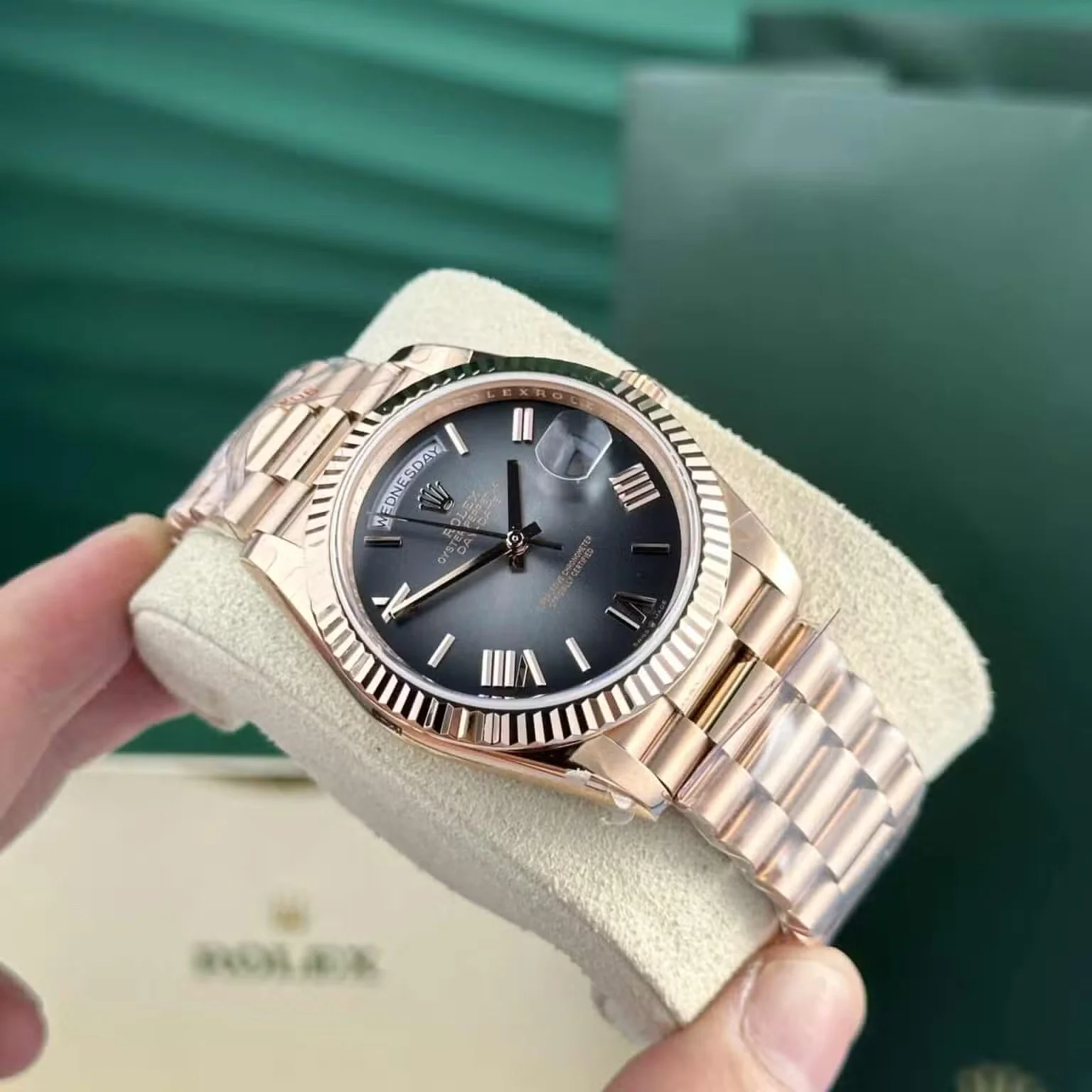 Superclone Rolex Day-Date 40 mm Slate Ombre Dial 228235 - view 5