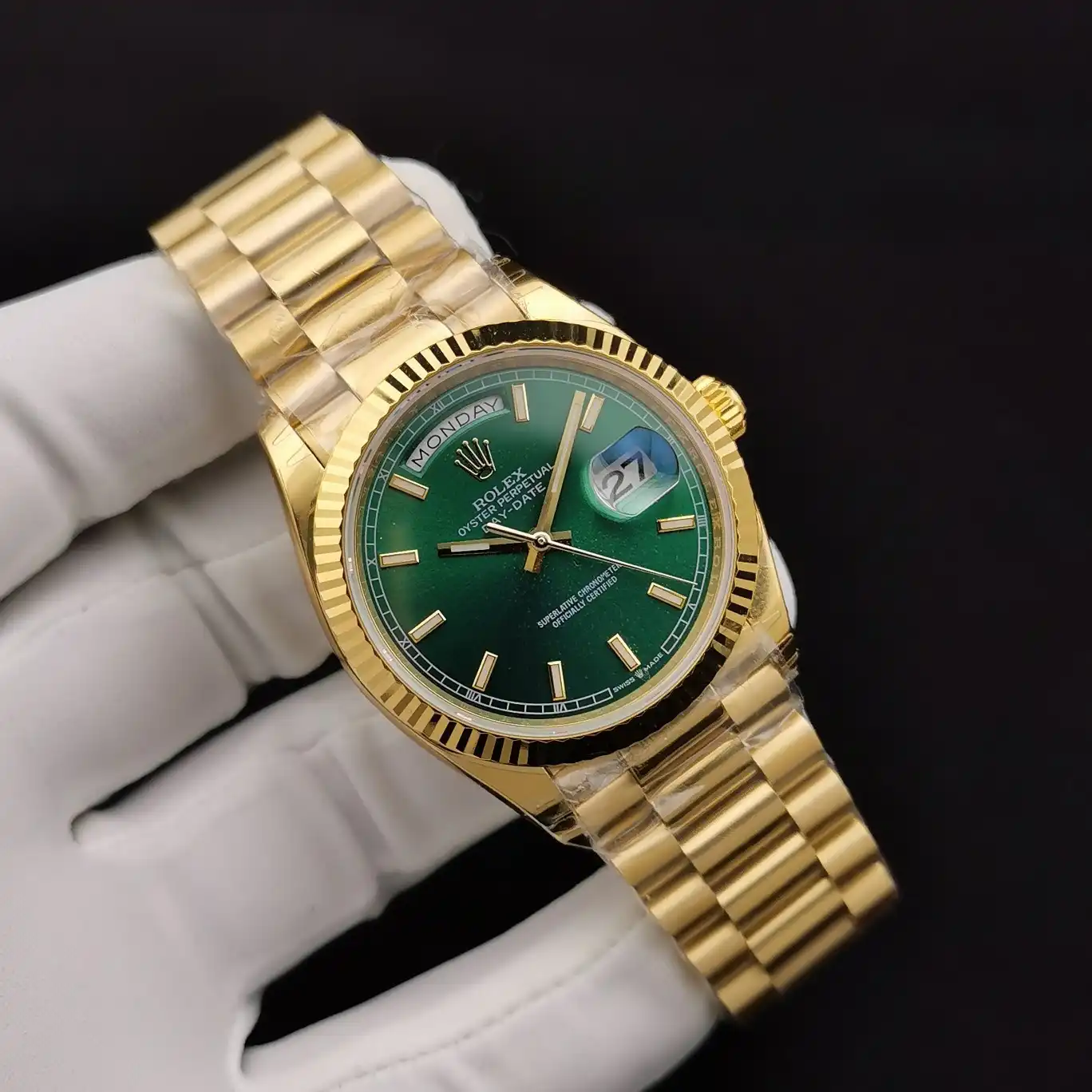 Rolex Day-Date II 36mm Green Dial 128238 - view 3