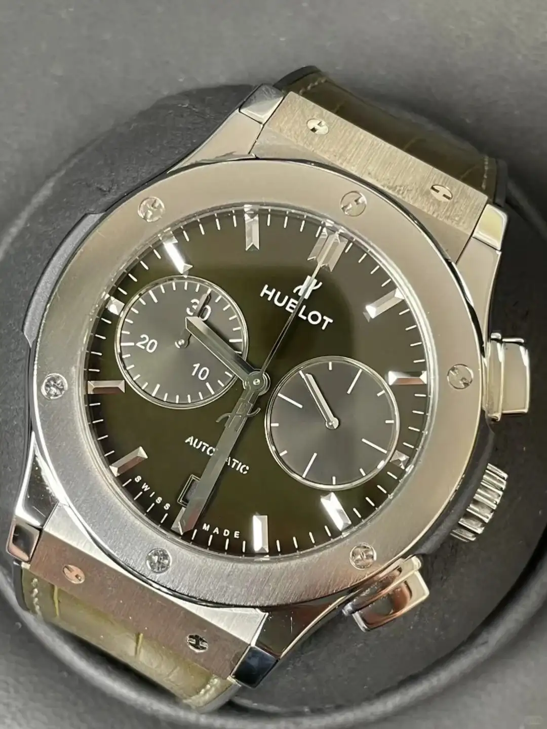 Hublot Classic Fusion Men Automatic Green Alligator Watch 541.NX.8970.LR - view 3