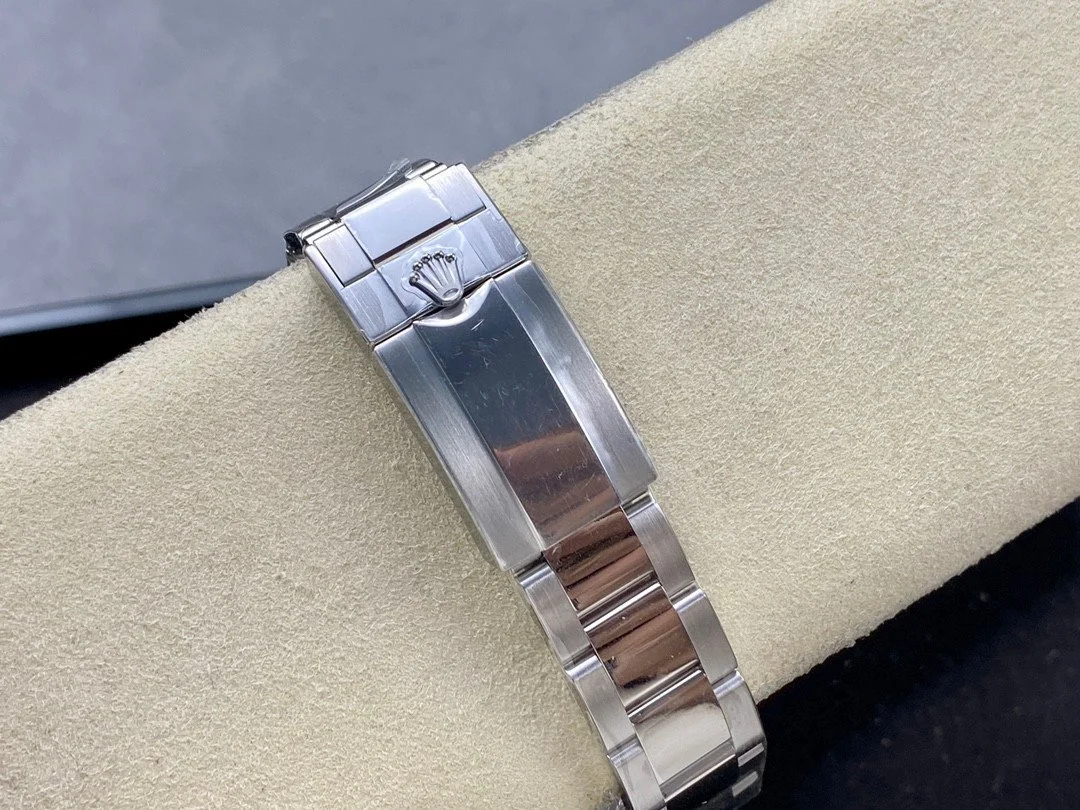 Superclone Rolex GMT-Master II 126710GRNR  Bruce Wayne  Oyster 2024 - gallery
