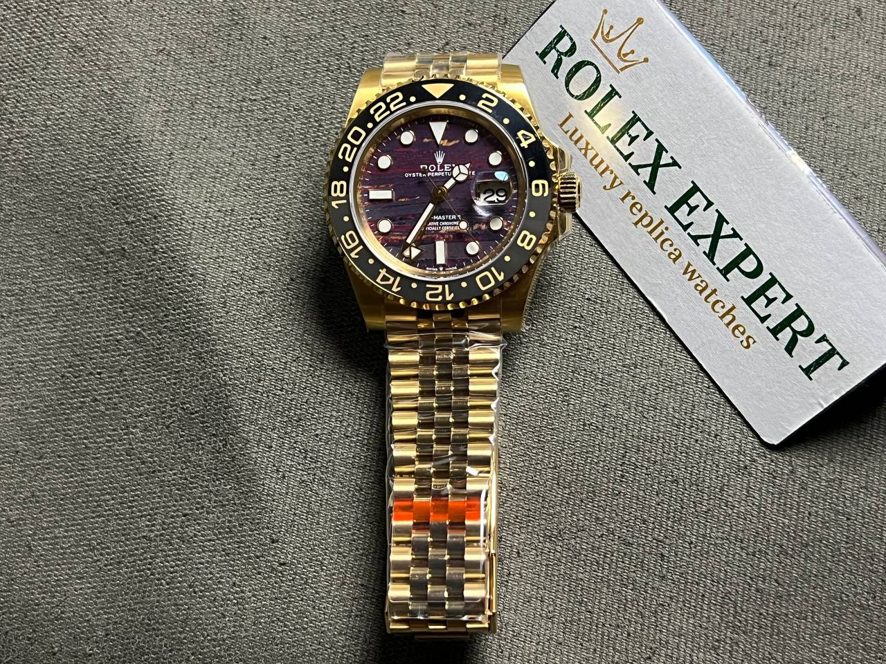Superclone Rolex GMT-Master II 40 mm 126718GRNR Tiger Iron Dial - view 3