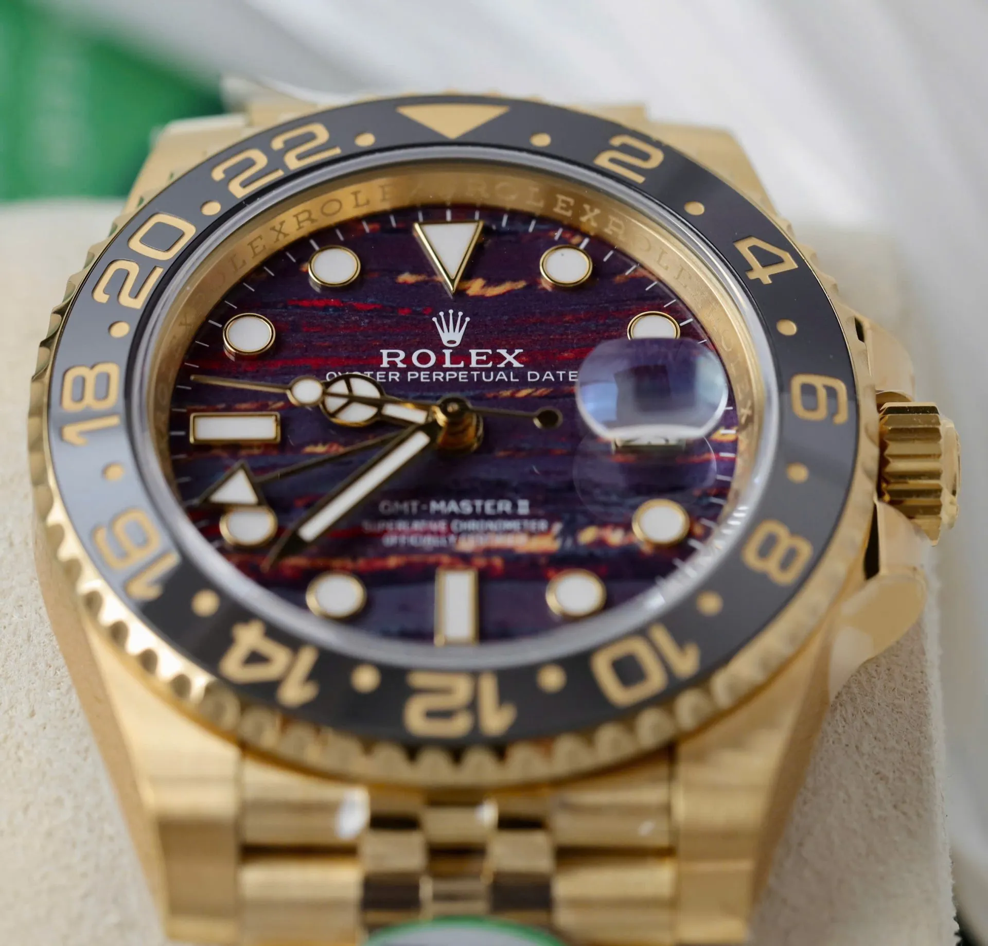 Superclone Rolex GMT-Master II 40 mm 126718GRNR Tiger Iron Dial - view 8