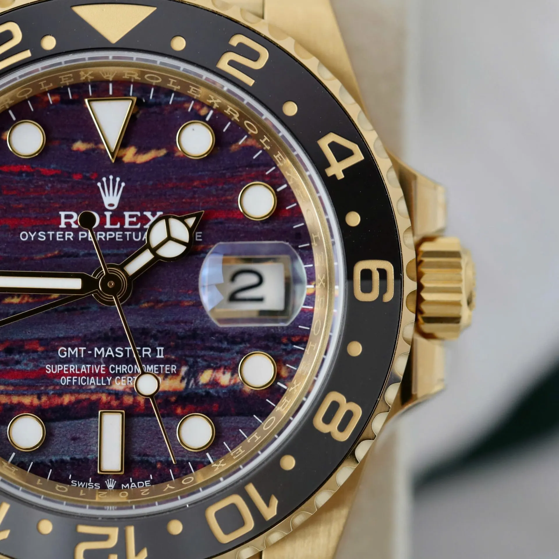 Superclone Rolex GMT-Master II 40 mm 126718GRNR Tiger Iron Dial - view 9