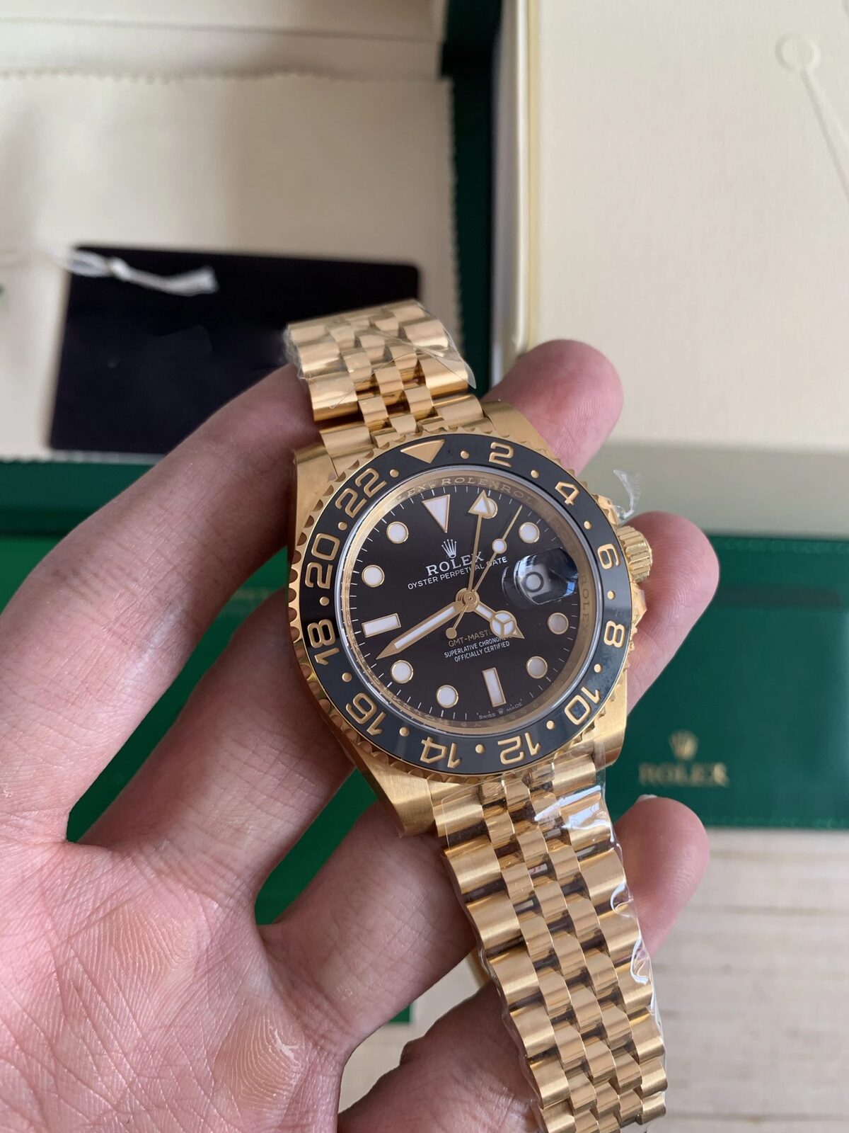 Superclone Rolex GMT-Master II 40 mm Black Dial 126718GRNR - view 8