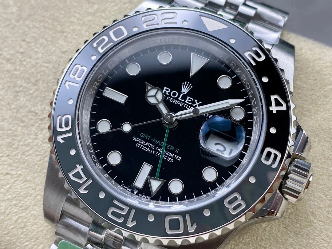 Superclone Rolex GMT-Master II 126710GRNR  Bruce Wayne  Jubilee 2024 - view 3