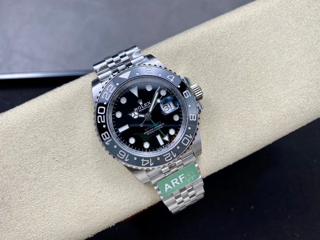 Superclone Rolex GMT-Master II 126710GRNR  Bruce Wayne  Jubilee 2024 - view 4