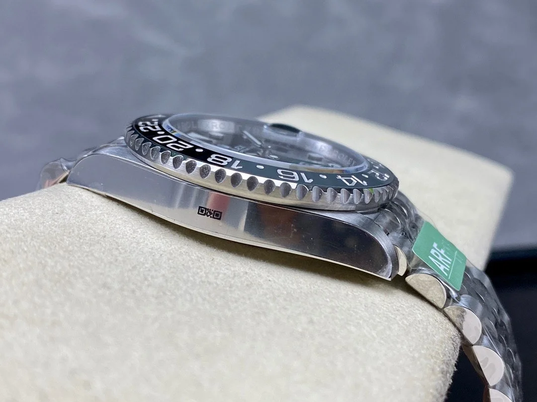 Superclone Rolex GMT-Master II 126710GRNR  Bruce Wayne  Jubilee 2024 - view 5