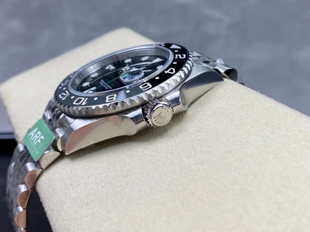 Superclone Rolex GMT-Master II 126710GRNR  Bruce Wayne  Jubilee 2024 - view 6