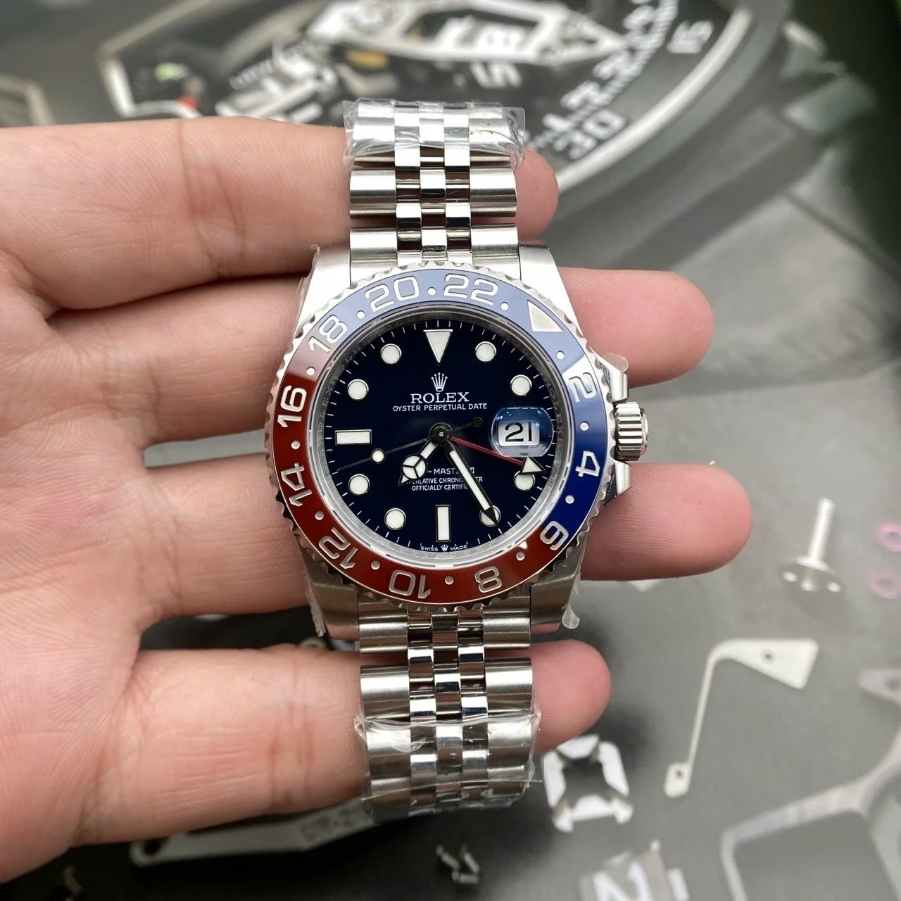 Superclone Rolex GMT-Master II 40mm 126710BLRO  Pepsi  Jubilee - view 3