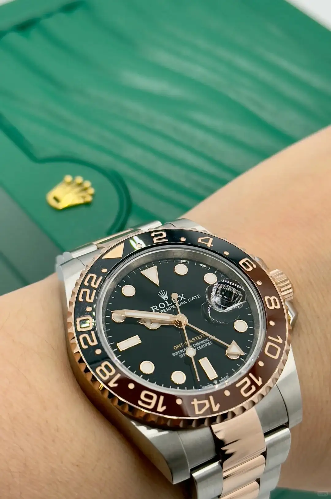 Rolex GMT-Master II Oyster 40 mm Oystersteel and Everose gold 126711CHNR - view 7