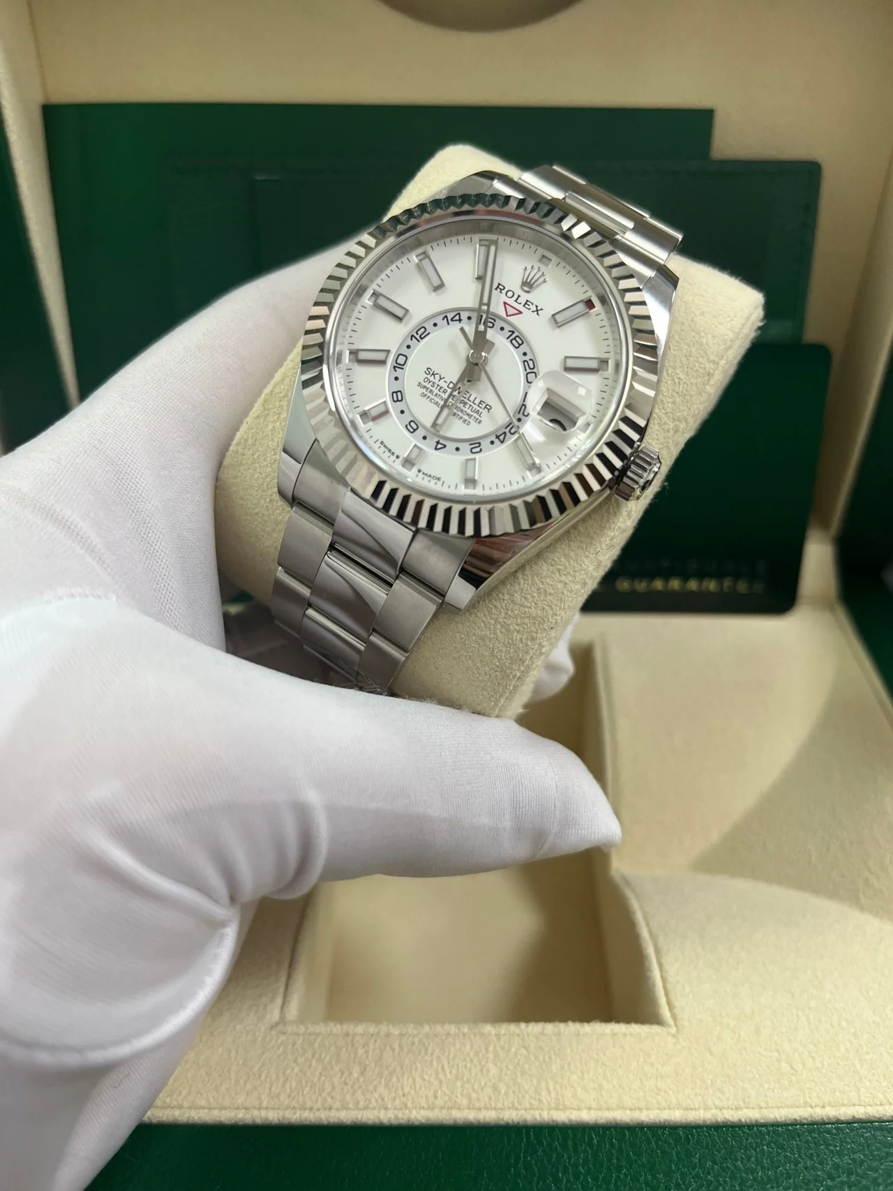 Superclone Rolex Sky-Dweller 42 mm Intense white Dial 336934 - view 3