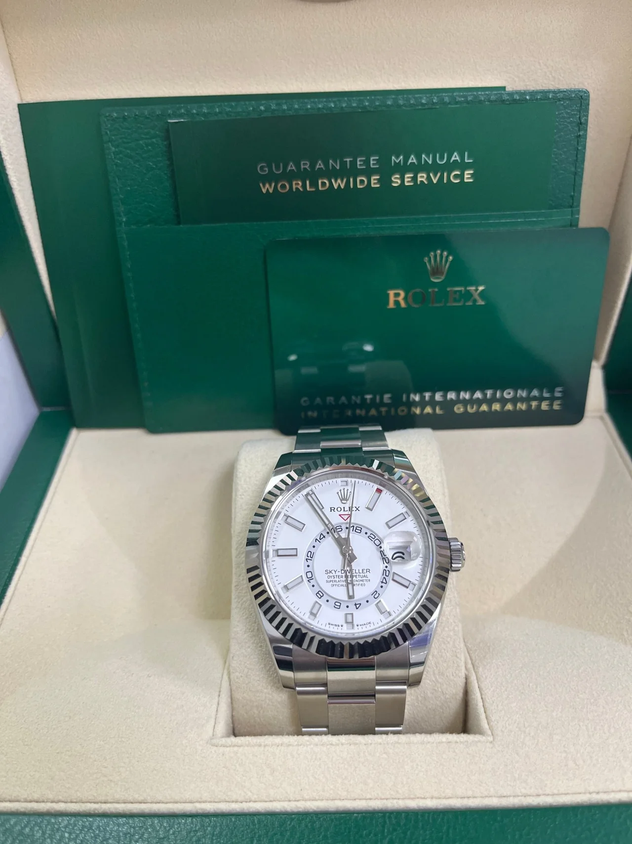 Superclone Rolex Sky-Dweller 42 mm Intense white Dial 336934 - view 4