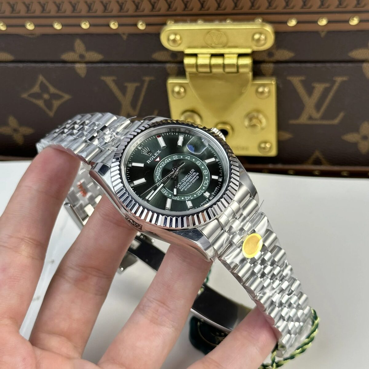 Superclone Rolex Sky-Dweller 42 mm Mint green Dial 336934 Jubilee - view 3