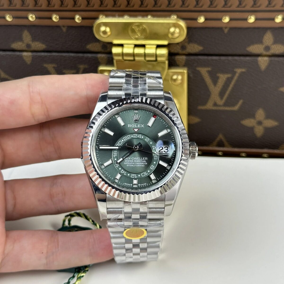 Superclone Rolex Sky-Dweller 42 mm Mint green Dial 336934 Jubilee - view 4