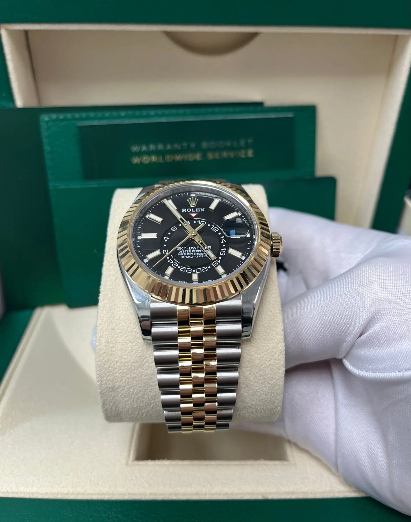 Superclone Rolex Sky-Dweller 42 mm Bright black Dial 336933 - view 3