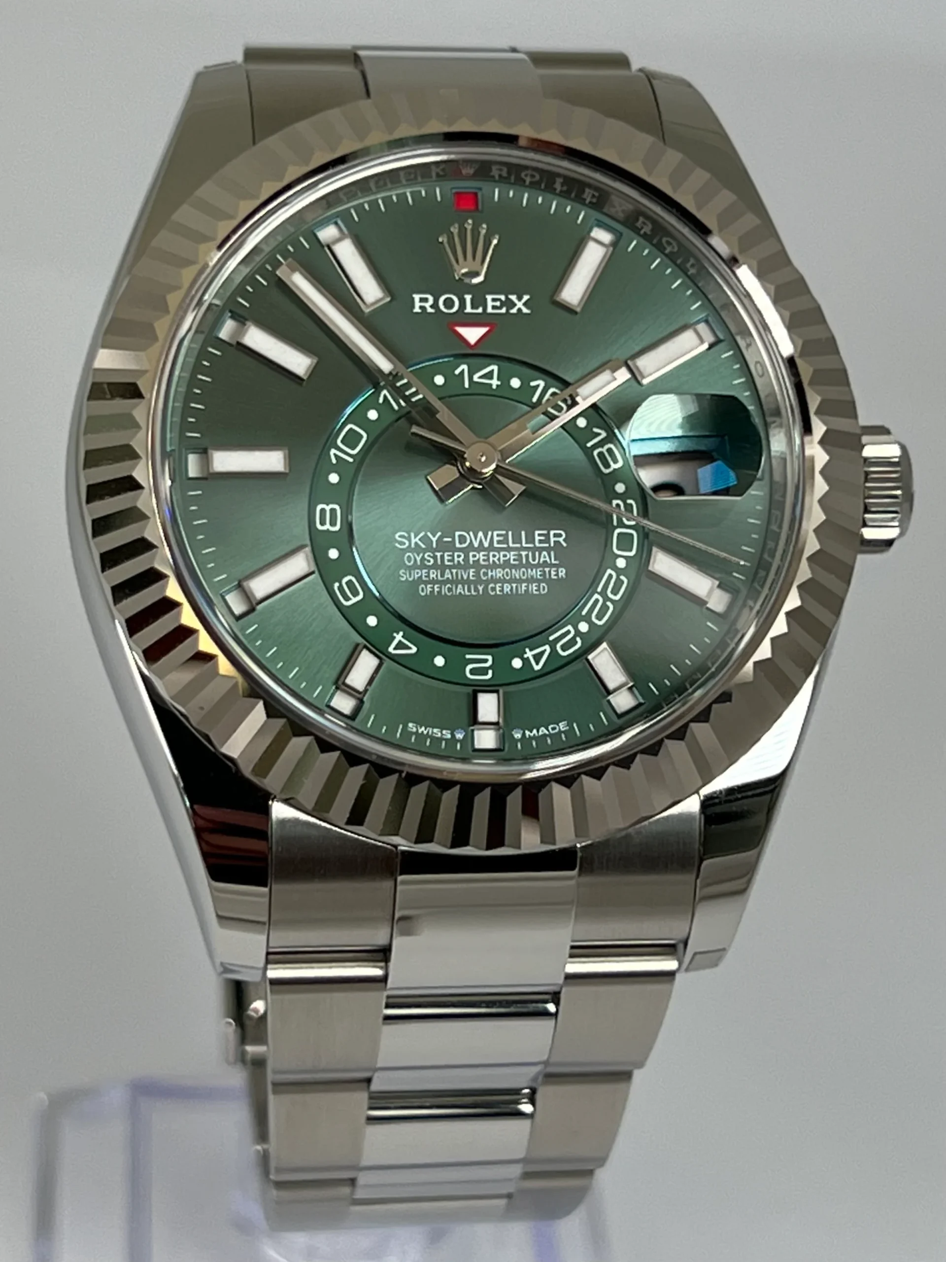 Superclone Rolex Sky-Dweller 42 mm Mint green Dial 336934 Oyster - view 4