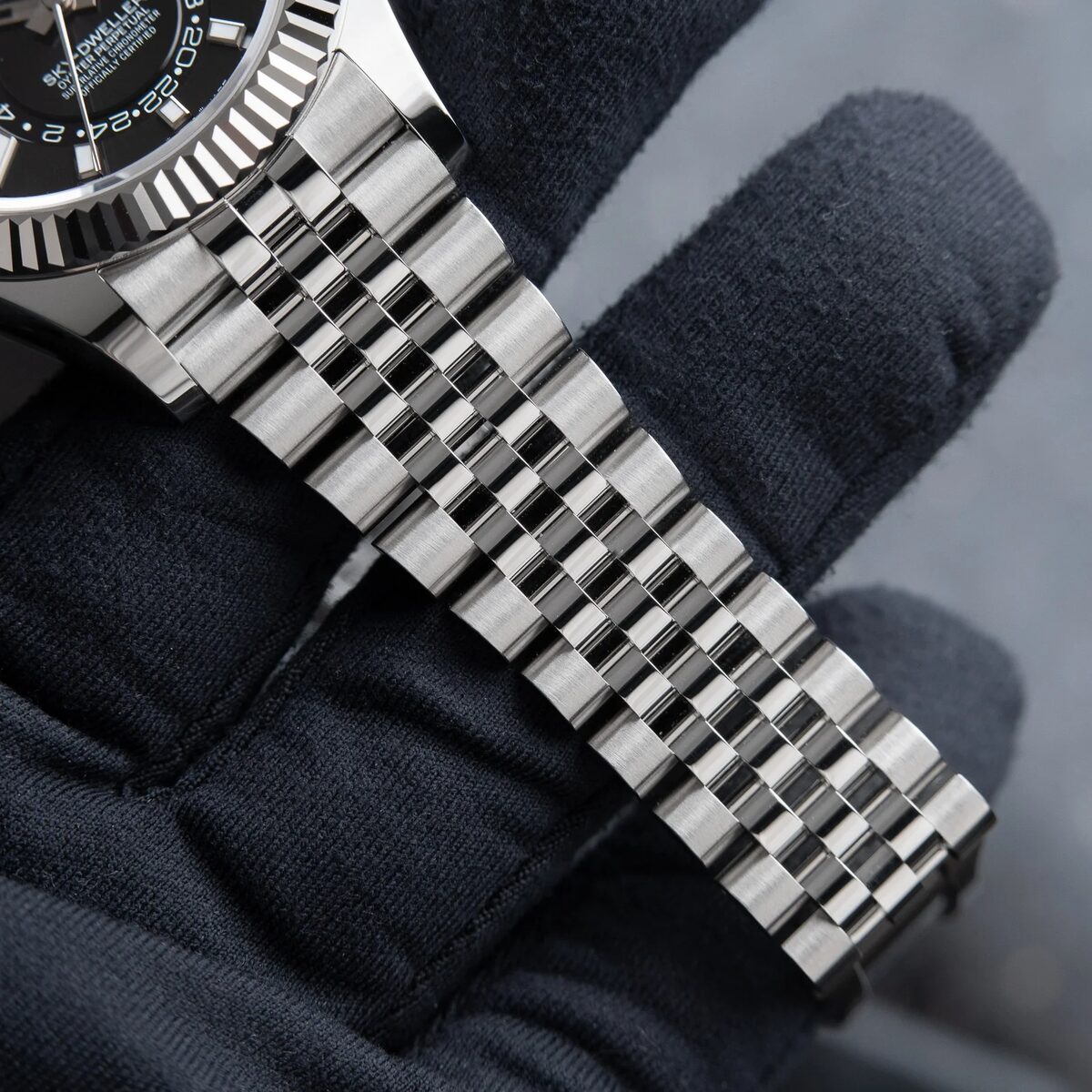 Superclone Rolex Sky-Dweller 42 mm Bright black Dial 336934 Jubilee - view 5