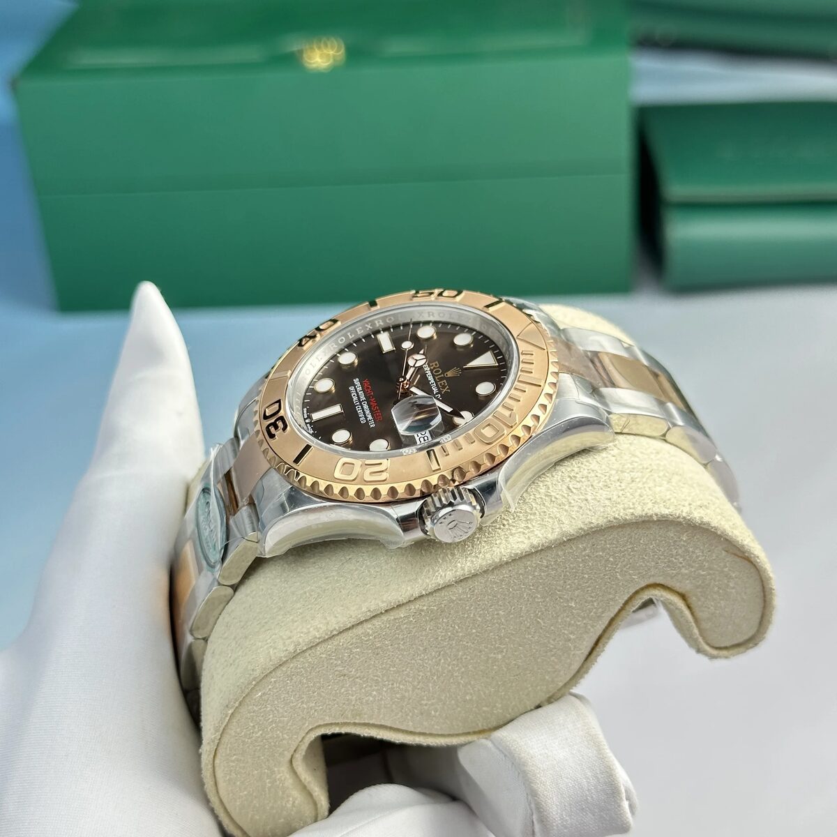 Rolex Yacht-Master 40mm Chocolate Dial 126621 - view 4