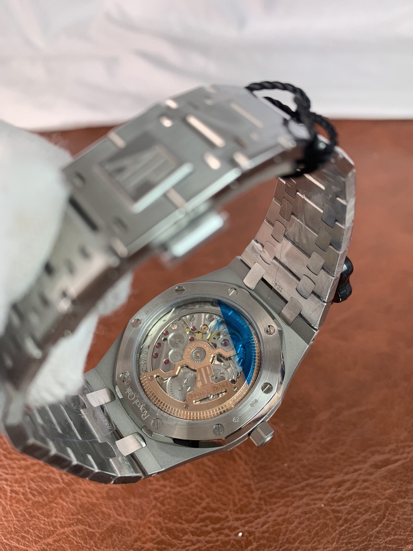 Audemars Piguet Royal Oak Jumbo Extra-thin 15202BC.OO.1240BC.01 - view 4